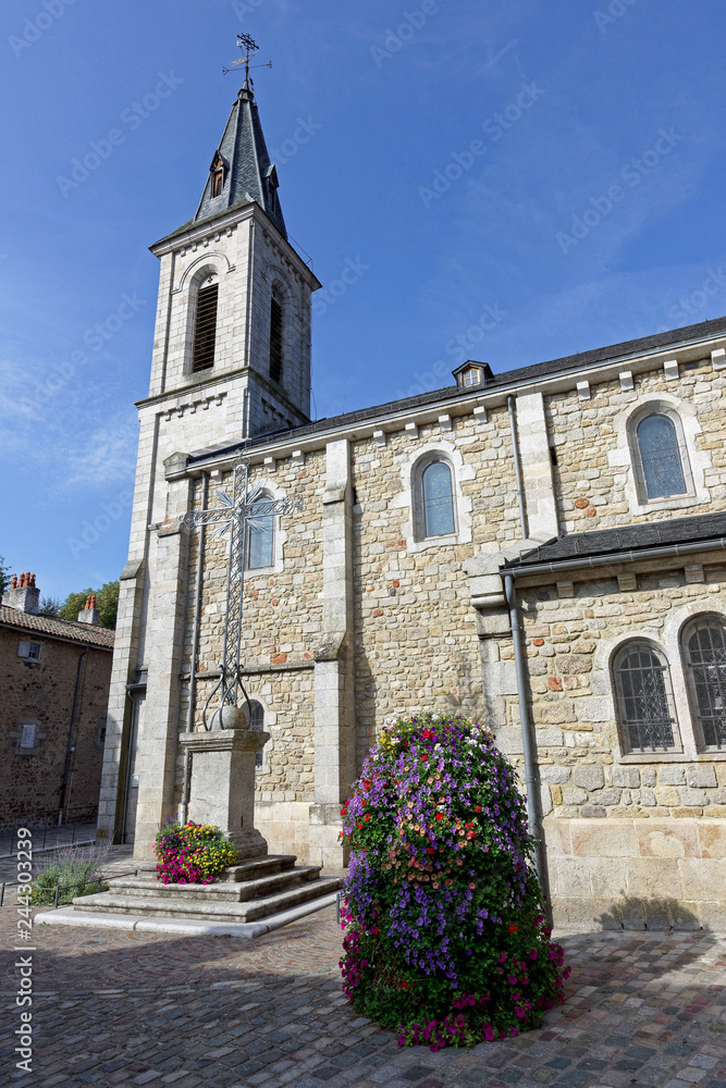 La collégiale Saint-Hippolyte, Malzieu-Ville, Lozère, Occitanie, France