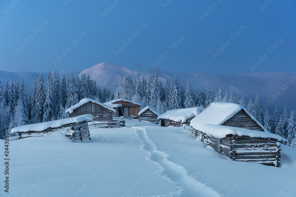 Winter holidays in mountain buildings with beautiful views.. Winter holidays in mountain buildings with beautiful views..
