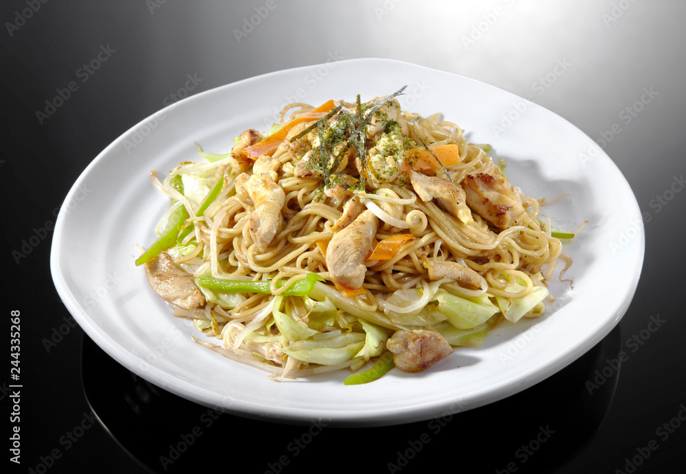 Delicious food, fried noodles