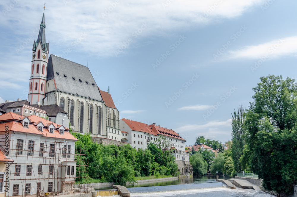 Obraz premium cesky krumlov Kirche und Fluss