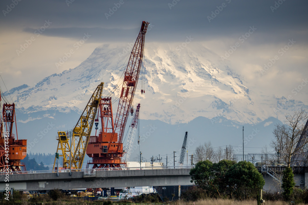Fototapeta premium Bridge Crane And Mountain 6