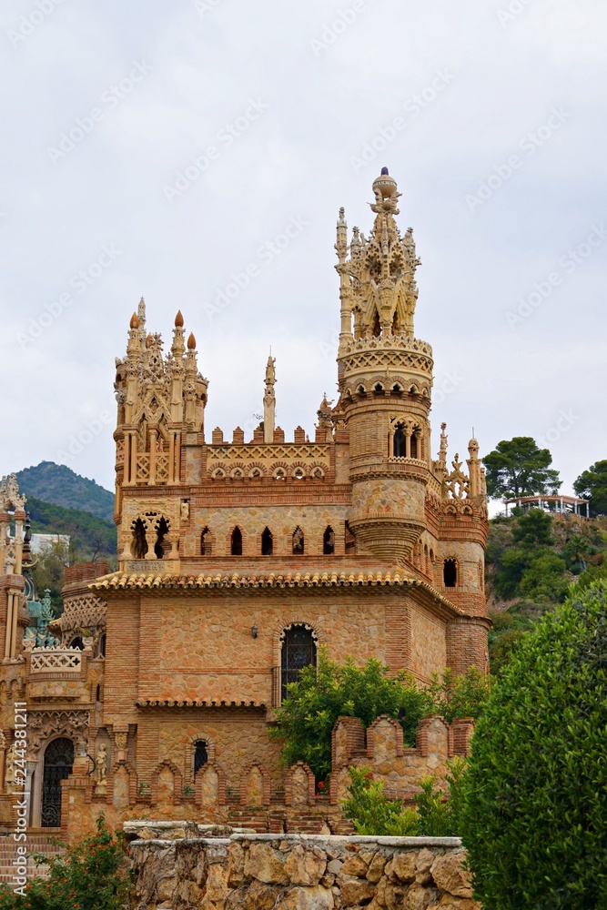 Castello di Colomares, monumento nella forma di un castello dedicato alla vita e alle avventure di Cristoforo Colombo. Costruito in Benalmadena, Malaga,Spagna  è una famosa attrazione turistica