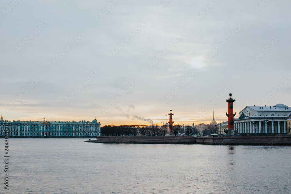 Saint Petersbourg à l'horizon 