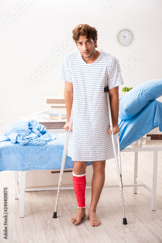 Injured man waiting treatment in the hospital © Elnur
