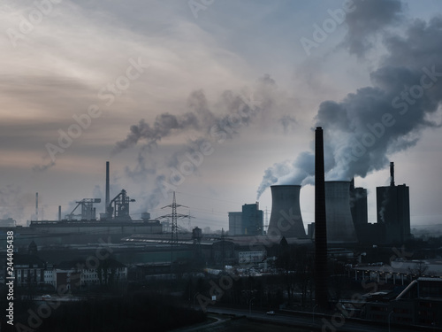 Stahlwerk im Ruhrgebiet, Deutschland © dreakrawi
