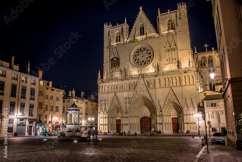 Primatiale Saint Jean Lyon (France) la nuit