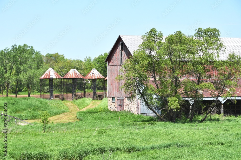 Obraz premium Barn and Bins