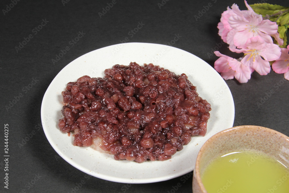 お萩とお茶
お萩とお茶