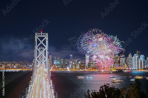Tapety artystyczne Bay Bridge with Fireworks