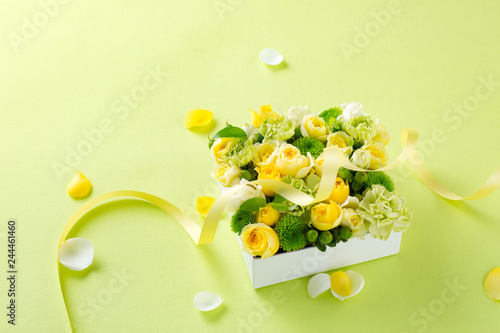 春のフラワーアレンジメント Stock Photo Adobe Stock
