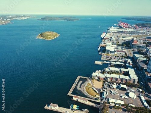 ハリファックスの港湾風景の空撮