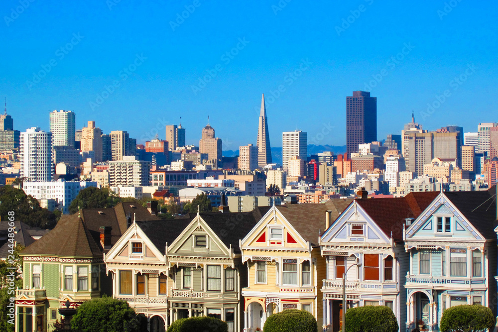 USA - San Francisco - Painted ladies at Alamo park USA - San Francisco - Painted ladies at Alamo park