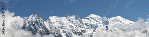 Le pic du midi et le Mont Blanc, Alpes, Savoie © cedric62