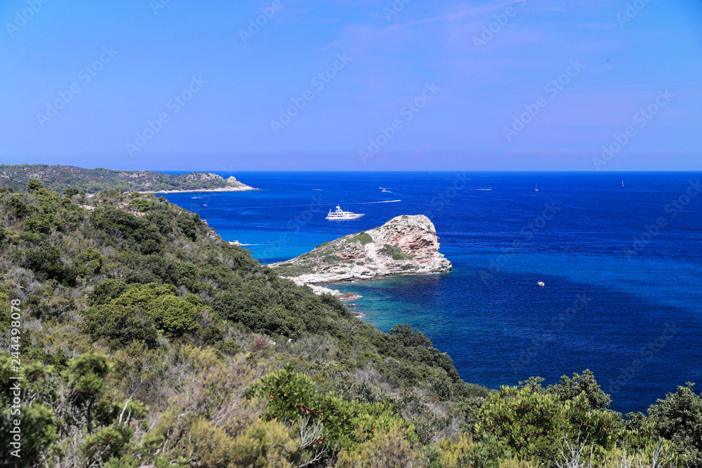 Le chemin des douaniers entre Saint Florent et Saleccia en Corse