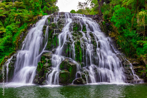 Fototapeta Naklejka Na Ścianę i Meble -  Owharao Falls