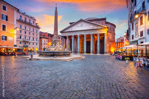 Fototapeta Naklejka Na Ścianę i Meble -  Pantheon, Rome. Cityscape image of Rome with Pantheon during beautiful sunrise.