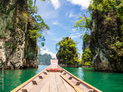 Landmarks Guilin of Thailand, Beautiful mountains and river natural attractions in Ratchaprapha Dam at Khao Sok National Park is located in Suratthani province, southern of Thailand. Cheow Larn Lake © TongTa
