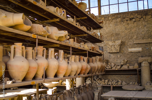 artefacts from pompeii excavation
