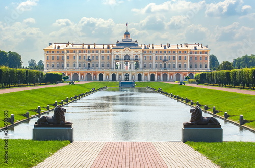 Konstantinovsky (Congress) palace and gardens, Saint Petersburg, Russia photo