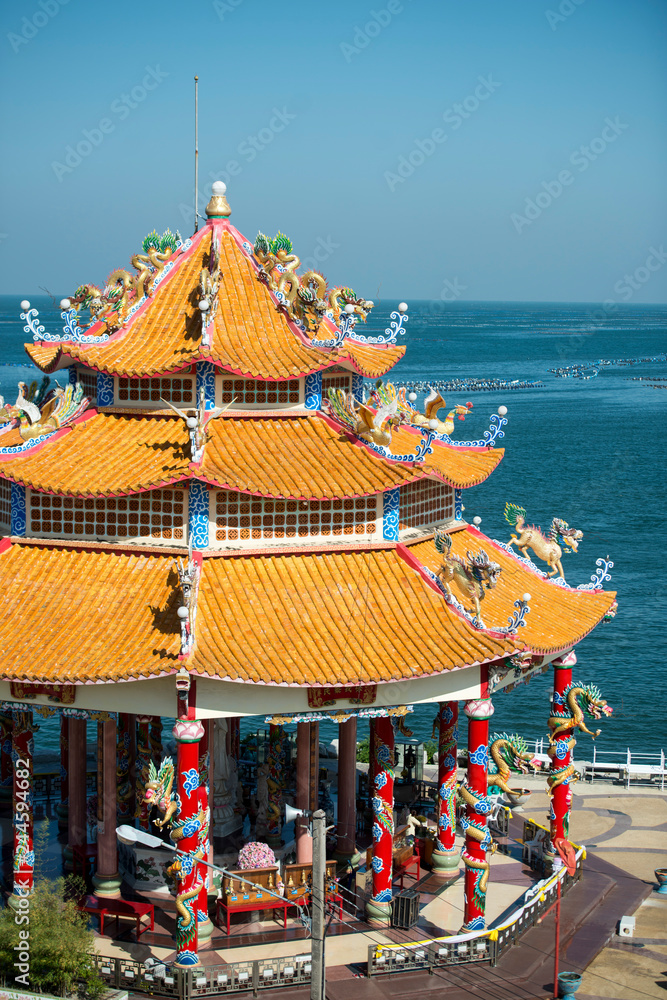 Obraz premium THAILAND CHONBURI SI RACHA KOH LOY TEMPLE