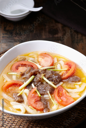Delicious Chinese cuisine, Tomato beef soup