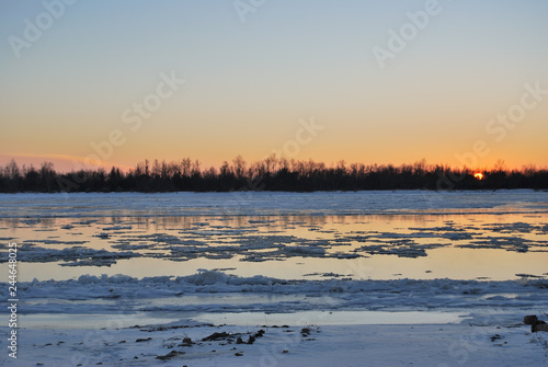 Starting freeze on the Irtysh River © alekskai