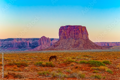 фотографія View of Monument Valley in Utah, USA.