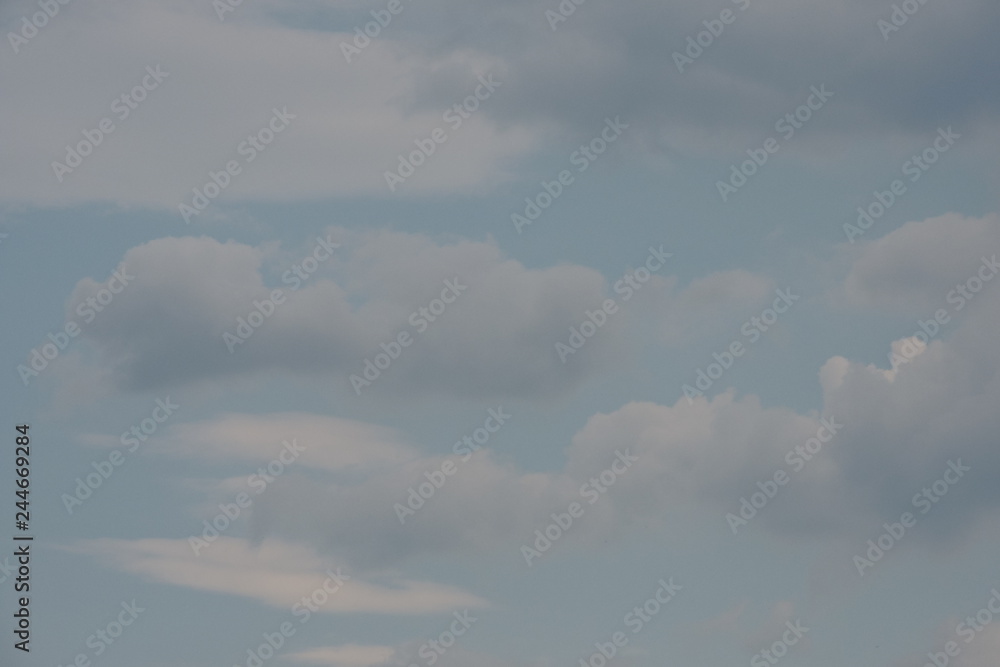 White clouds in the blue sky - obrazy, fototapety, plakaty 