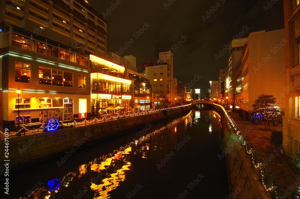 名古屋の川の夜