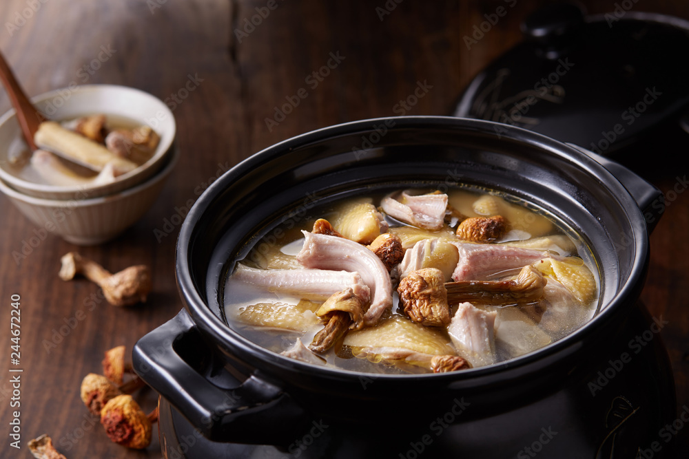 Delicious Chinese food, snake chicken soup
Delicious Chinese food, snake chicken soup