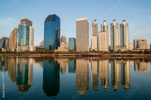 THAILAND BANGKOK RATCHADA LAKE SKYLINE © flu4022