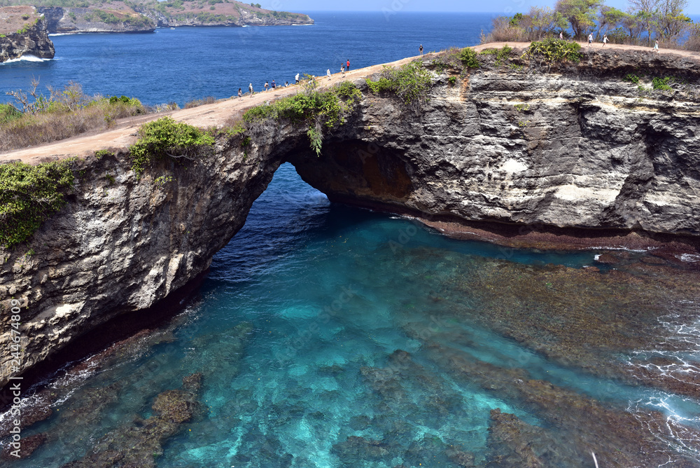 Fototapeta premium Broken Beach referred to by locals as Pasih Uug is one of the top picturesque destinations on Nusa Penida Island, Indonesia