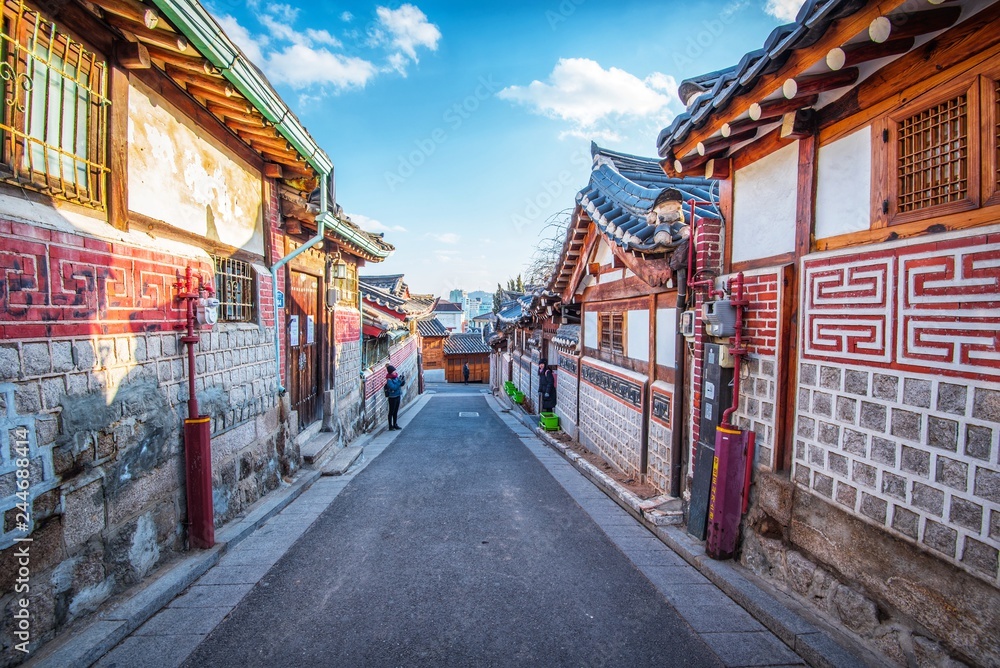 Fototapeta premium Bukchon hanok traditional village in seoul south Korea 