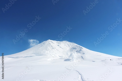 晴れた雪山１０　北海道（旭岳） © G.Takase