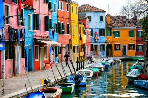 Fotografie Case colorate con canale a Murano