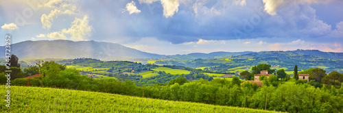 Fototapeta Naklejka Na Ścianę i Meble -  Beautiful Tuscany panorama, in the Chianti area.