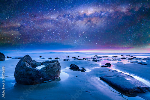 Valokuva Milkyway at boulder moeraki, New Zealand