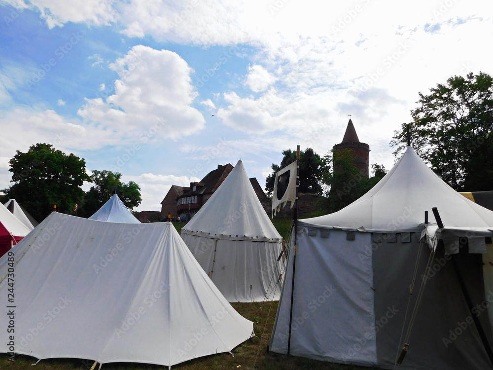 Das Zeltlager auf dem Burgberg