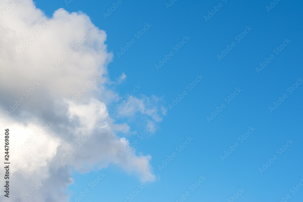 Obraz premium white cloud in the sky