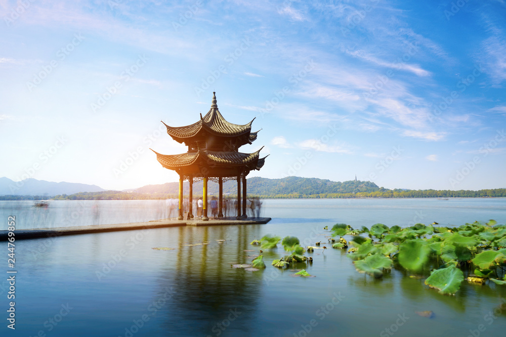 Naklejka premium Beautiful landscape and landscape in West Lake, Hangzhou