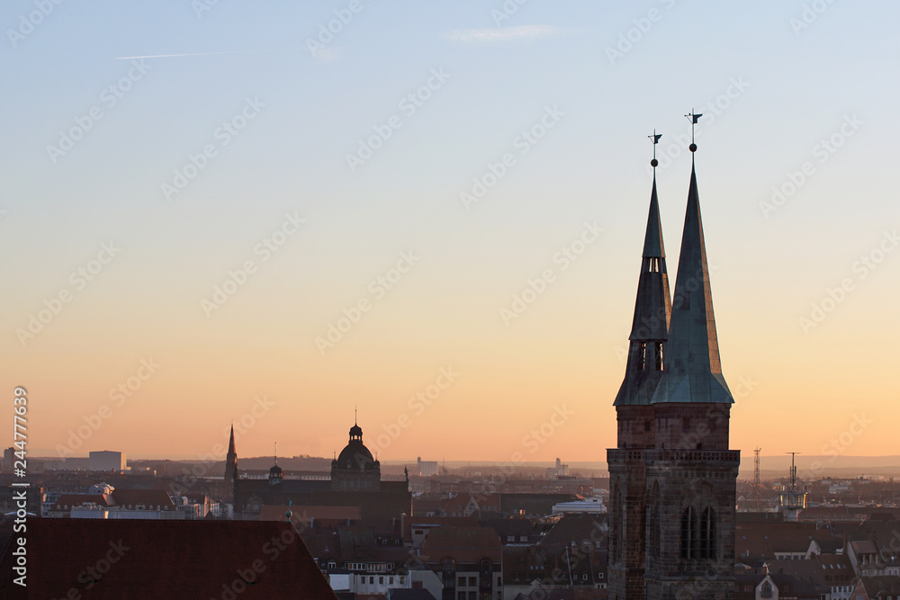 winterliches Panorama von Nürnberg  bei Sonnenuntergang