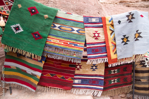 Cuadro en lienzo Colorful  woolen bedouin rugs, Petra, Jordan