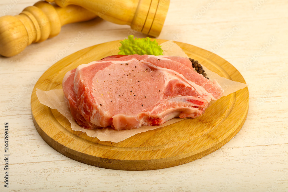 Raw pork cutlet