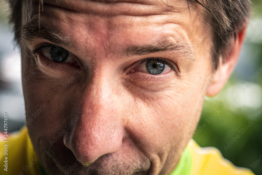 Obraz premium exhausted runner