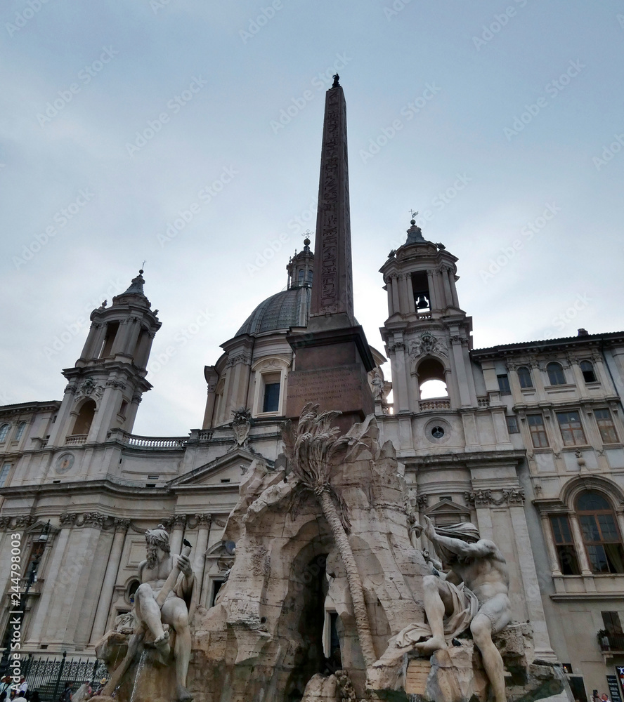 Obelisco Agonale, Roma, en la Piazza Navona, en la fuente de los 4 ríos de Bernini.