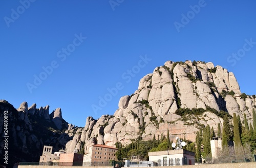Rocce sopra il monastero di Montserrat in Catalogna