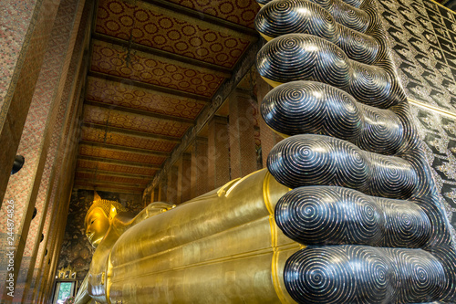 Reclining Buddha in Wat Pho photo