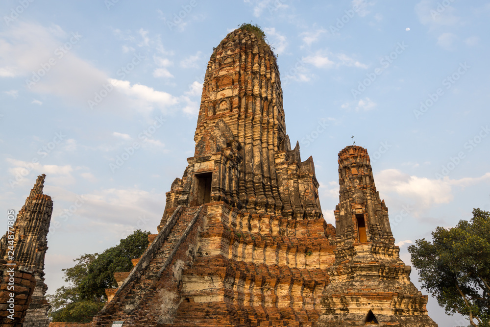 wat chaiwatthanaram prang