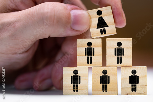 Tableau sur toile Konzept Frauen in Führungspositionen oder Beförderung als Frau