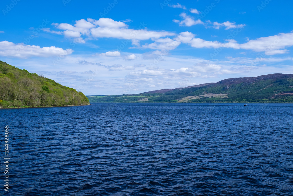 Der Loch Ness in den schottischen Highlands